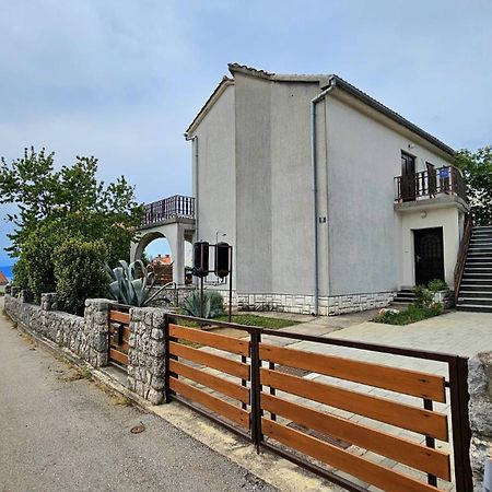 Apartman Agava Njivice Buitenkant foto